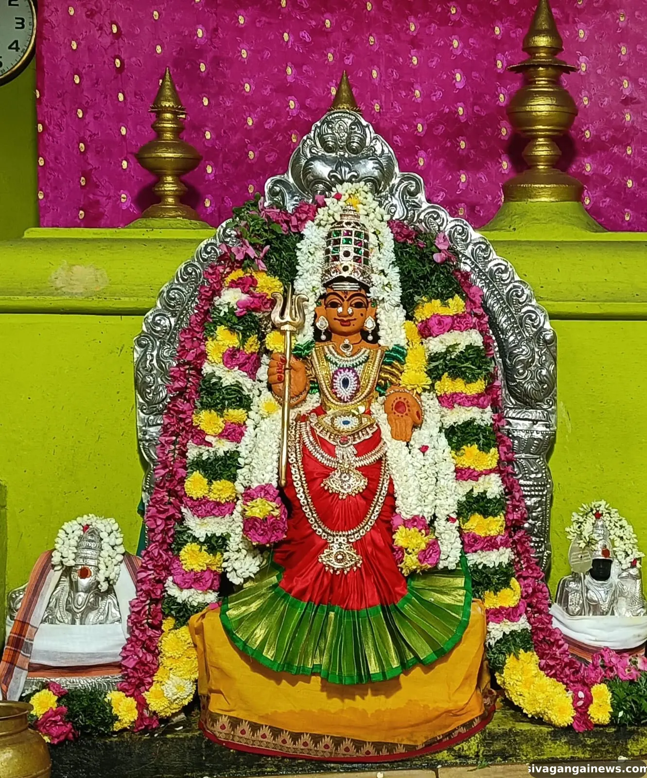 தேவகோட்டை புவனேஸ்வரி அலங்காரம்