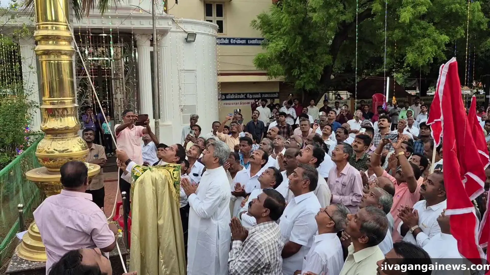 காரைக்குடி புனித சகாய அன்னை ஆலய திருவிழா கொடியேற்றத்துடன் துவங்கியது