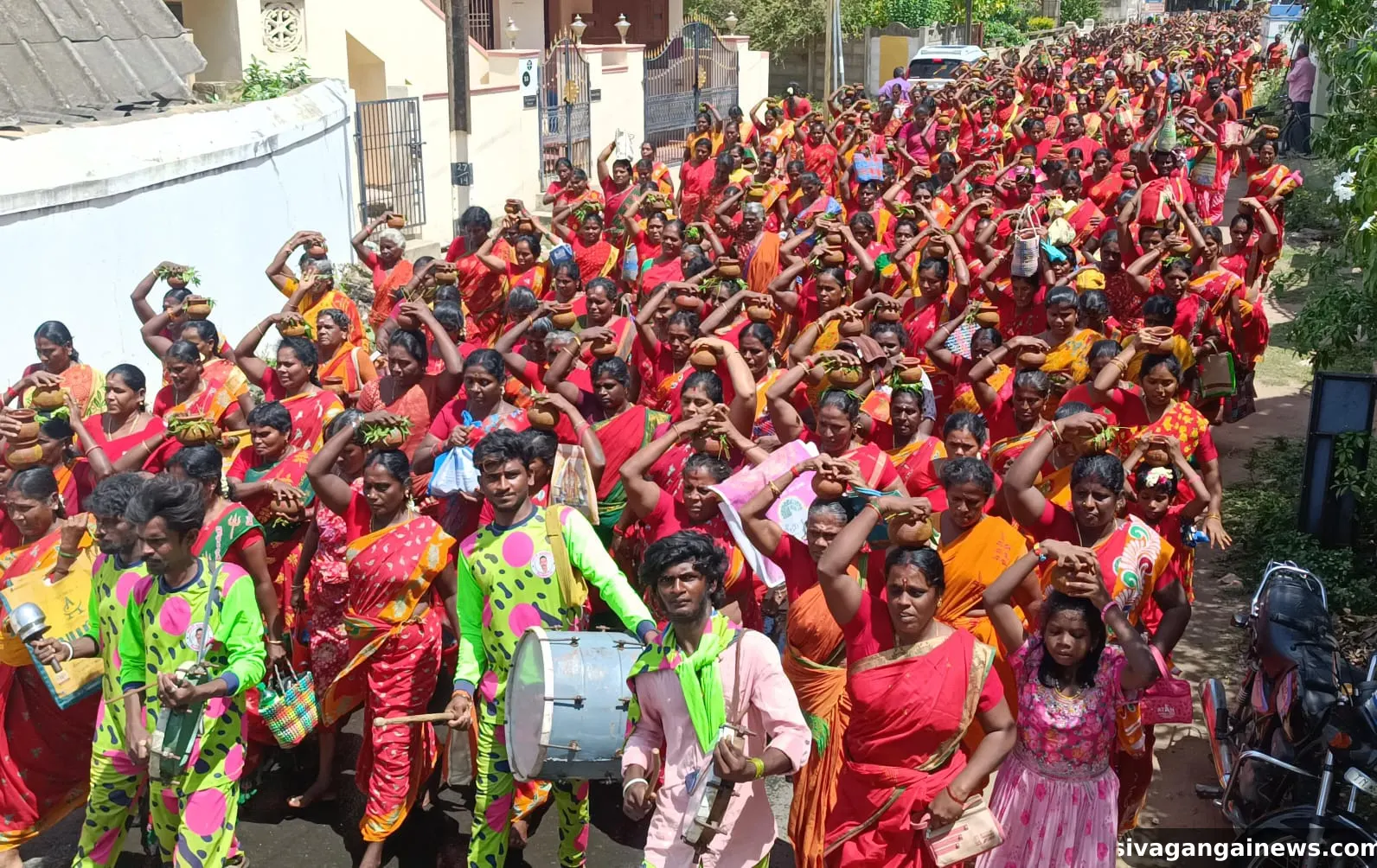 தேவகோட்டை மேல்மருவத்தூர் சக்தி பீடம் கஞ்சி கலையம்