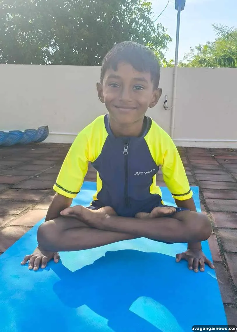 யோகா போட்டியில்  யு.கே.ஜி.,  மாணவர் ஹஷ்வின் சாதனை